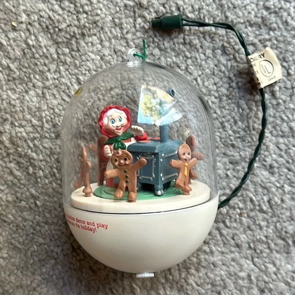 Hallmark Keepsake Ornament: 1990 Mrs. Santa’s Kitchen Cookies Dance Move Magic!